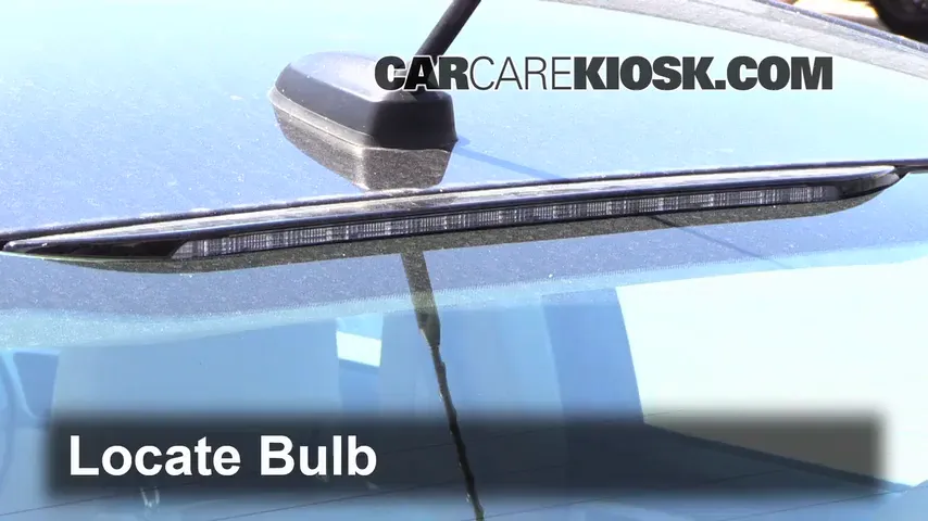 2013 Ford Fusion SE 2.0L 4 Cyl. Turbo Éclairage Feu de freinage central (remplacer l'ampoule)